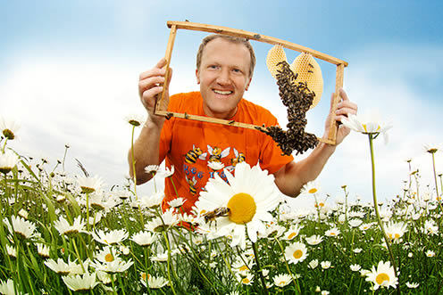 Hallo! Ich bin Mr. Bien aus Niederösterreich: ehemaliger Hobby-Imker, der sein Hobby zum Beruf gemacht hat!